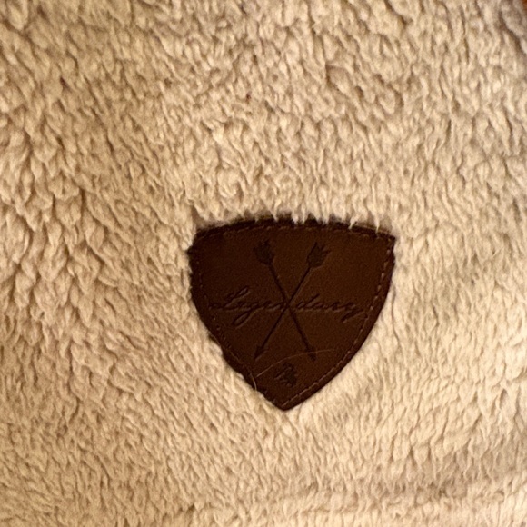 Legendary Whitetails Cream Sherpa Vest with Tan Suede Trim - Picture 5 of 10